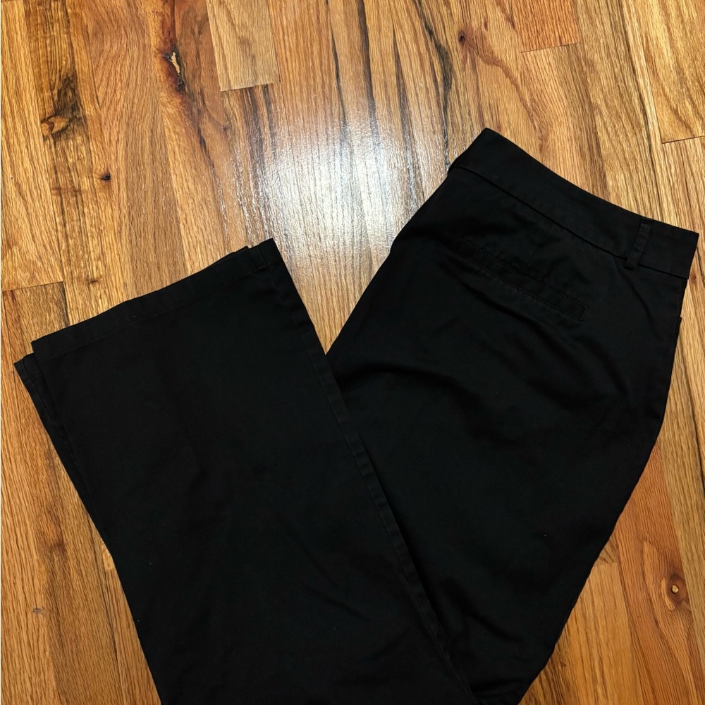 Vintage Dockers “Ideal Fit” Classic Black Trousers